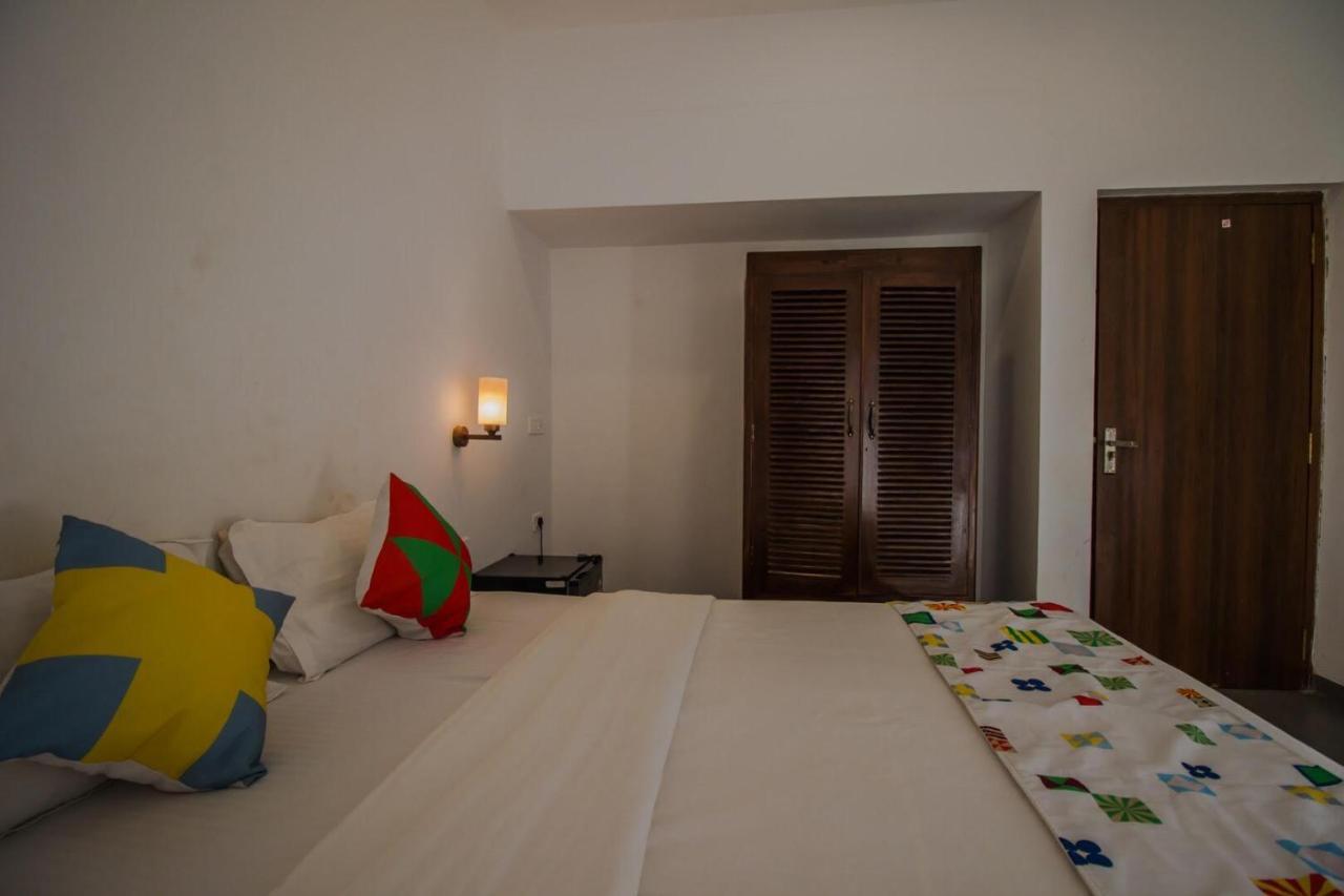 Ziba Beach Morjim Exterior foto